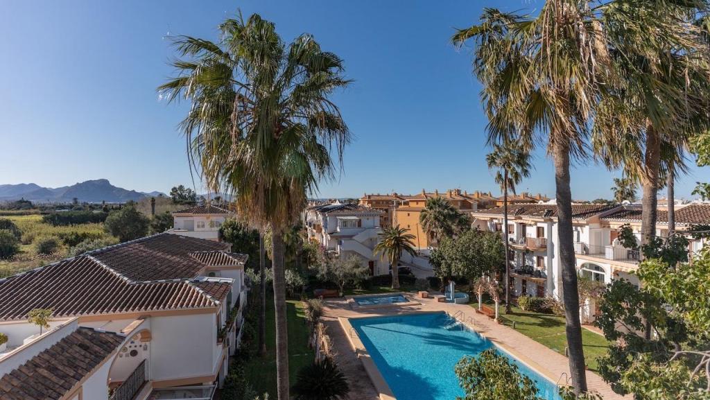 4 bed apartments - flats in Denia