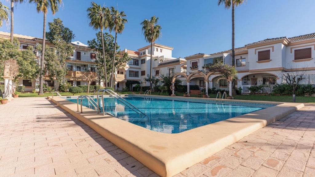 4 bed apartments - flats in Denia