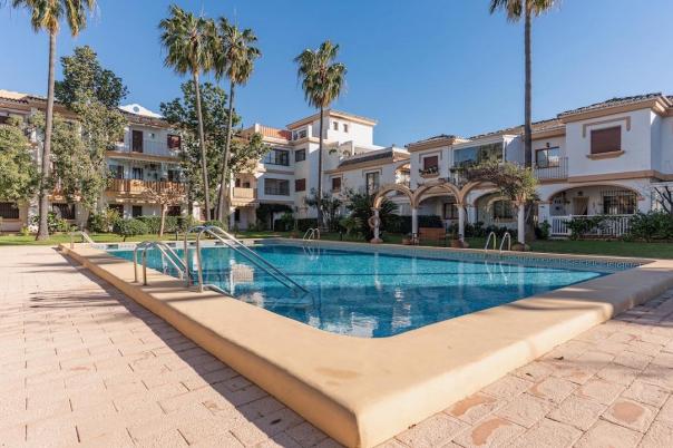 4 bed apartments - flats in Denia