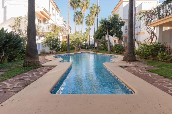 4 bed apartments - flats in Denia