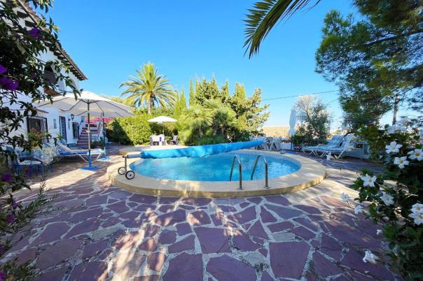 5 bed casa / chalet in Calpe