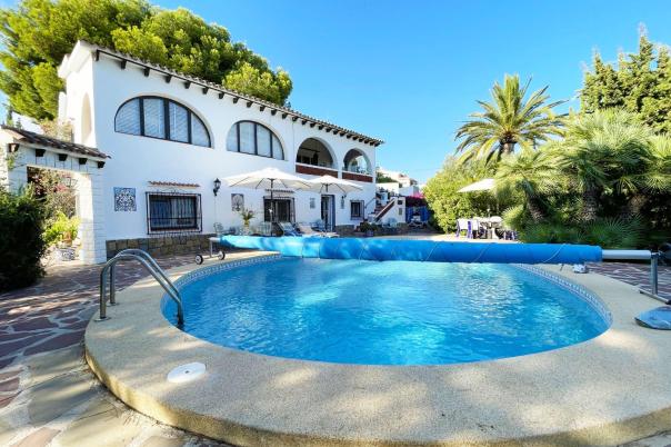 5 bed casa / chalet in Calpe