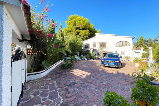 5 bed casa / chalet in Calpe
