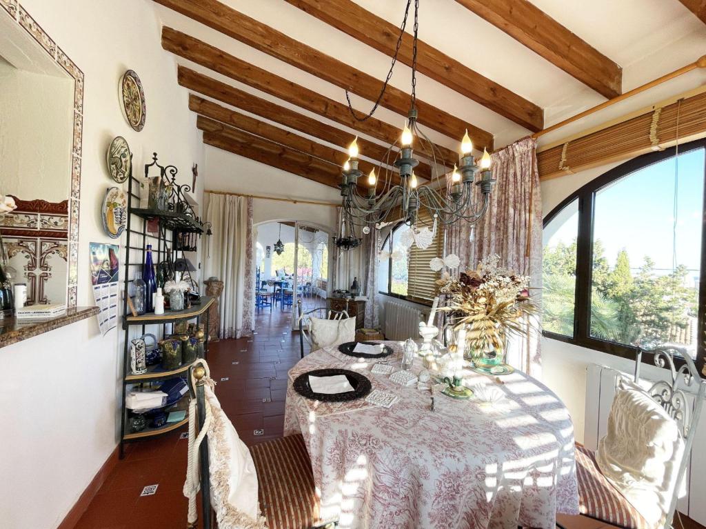5 bed casa / chalet in Calpe