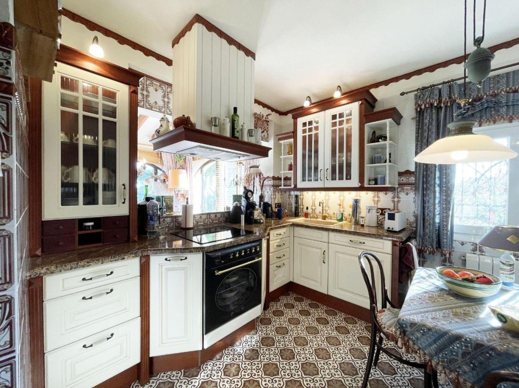 5 bed casa / chalet in Calpe