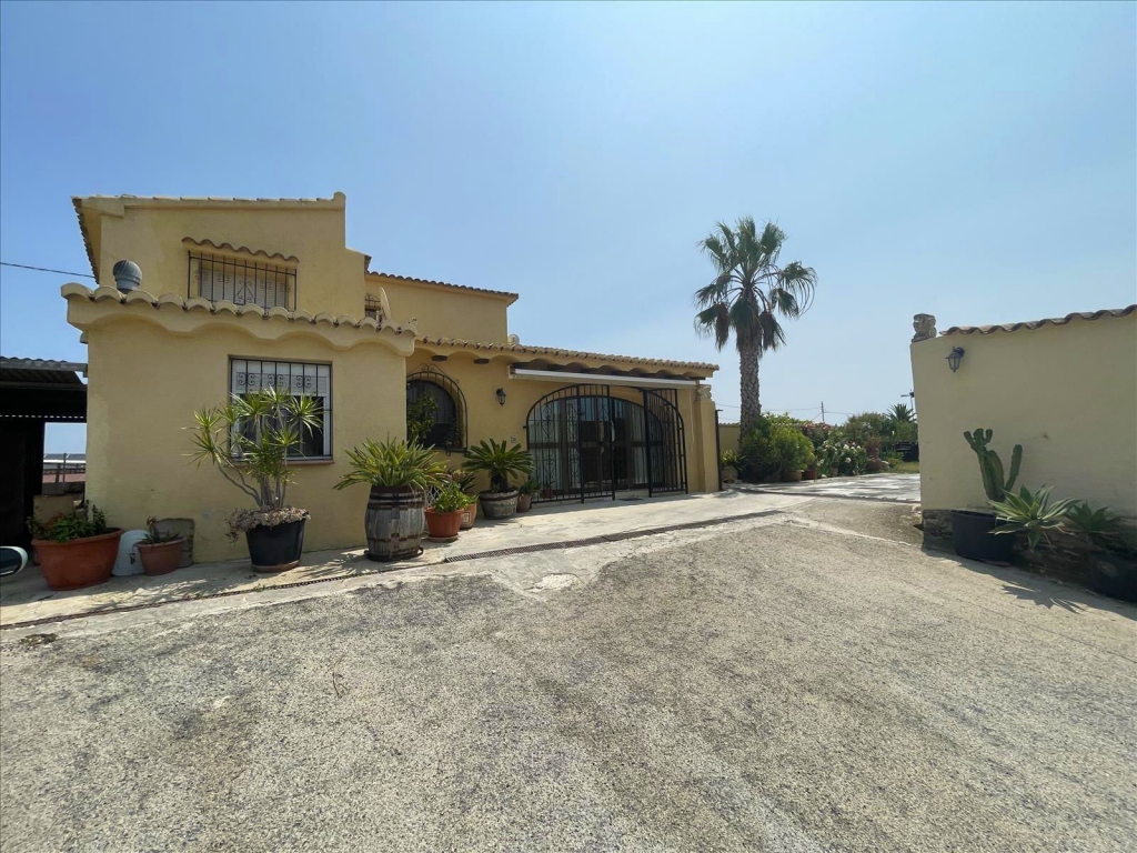4 bed casa / chalet in Benissa