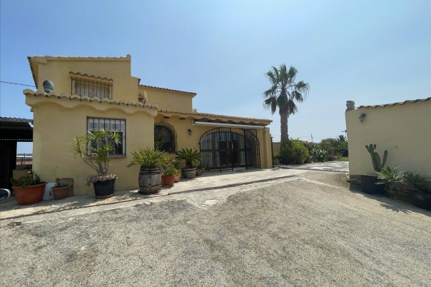 4 bed casa / chalet in Benissa