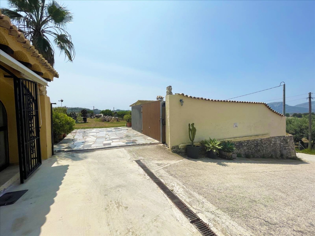 4 bed casa / chalet in Benissa