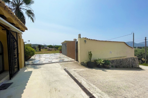 4 bed casa / chalet in Benissa
