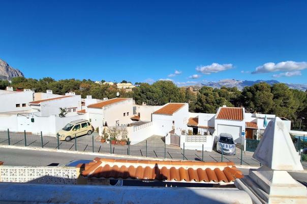 5 bed semi-detached in Nucia (la)