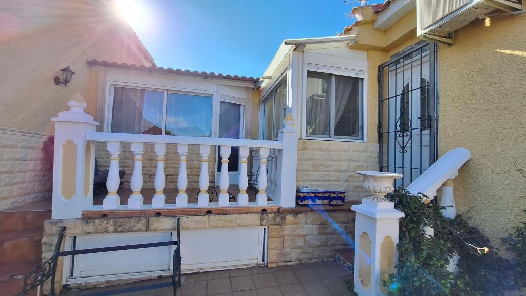 5 bed semi-detached in Nucia (la)