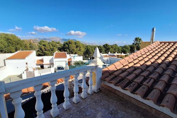 5 bed semi-detached in Nucia (la)