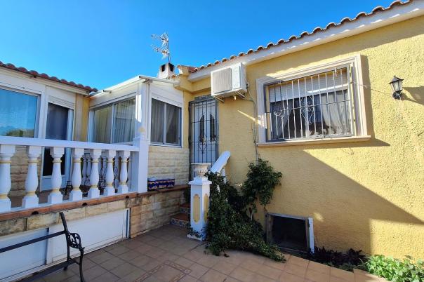 5 bed semi-detached in Nucia (la)