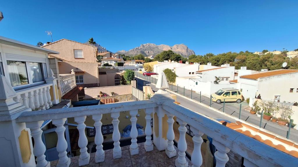 5 bed semi-detached in Nucia (la)