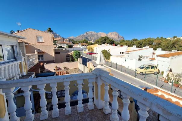 5 bed semi-detached in Nucia (la)