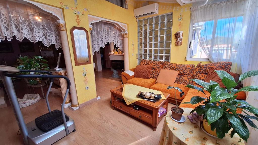 5 bed semi-detached in Nucia (la)