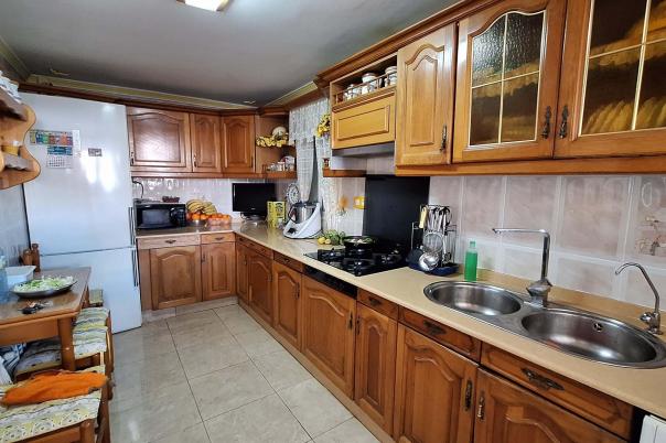 5 bed semi-detached in Nucia (la)