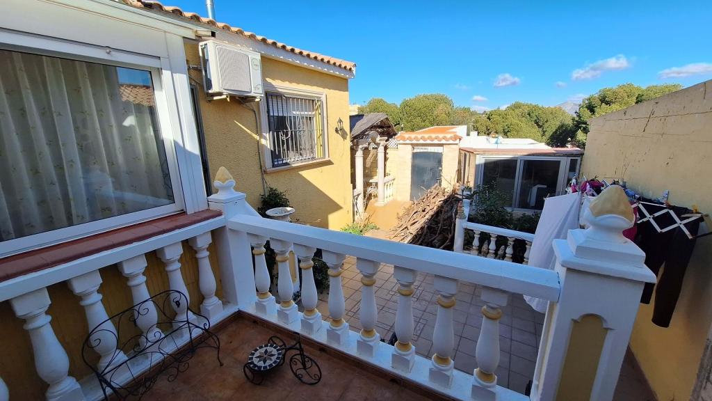 5 bed semi-detached in Nucia (la)