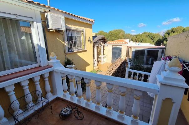 5 bed semi-detached in Nucia (la)