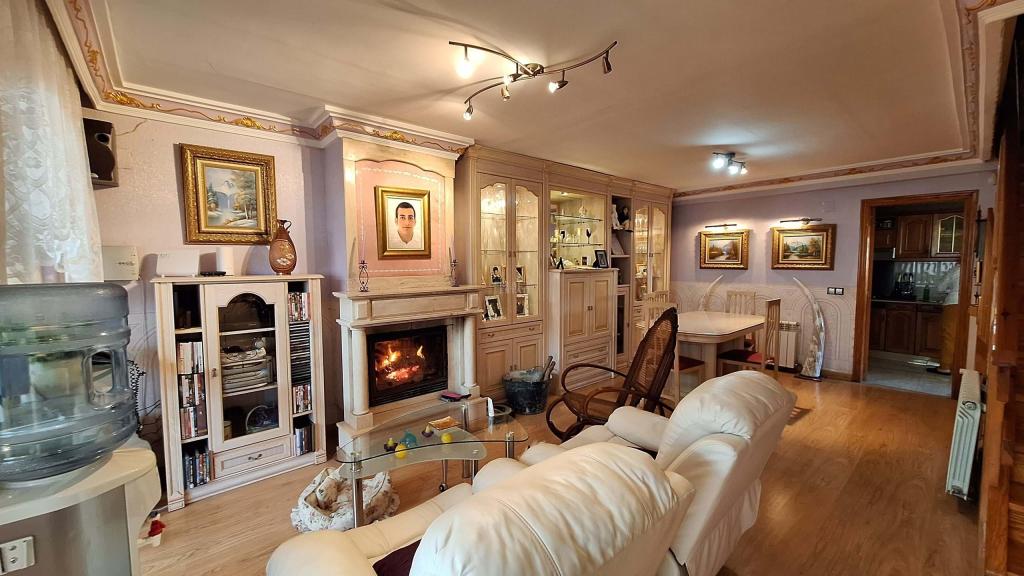 5 bed semi-detached in Nucia (la)