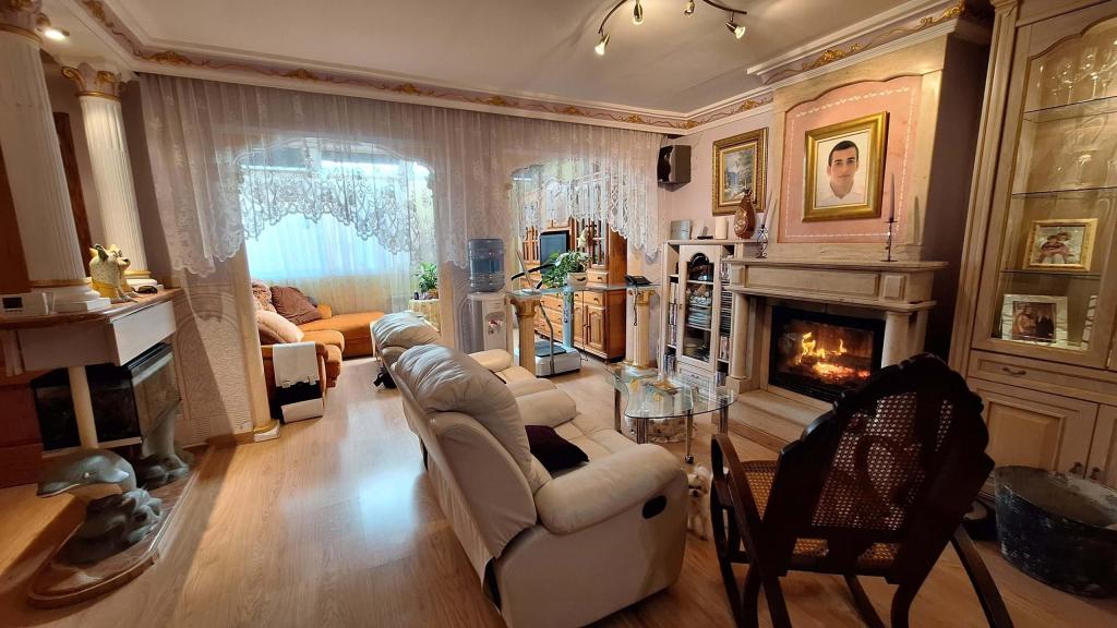 5 bed semi-detached in Nucia (la)