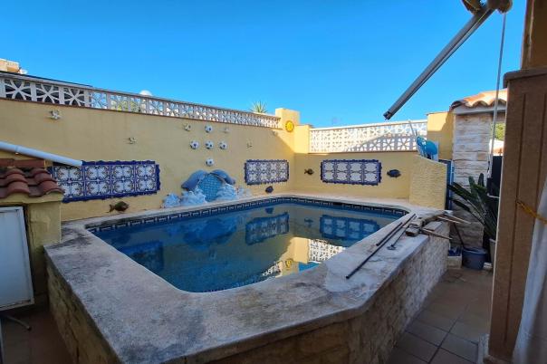 5 bed semi-detached in Nucia (la)