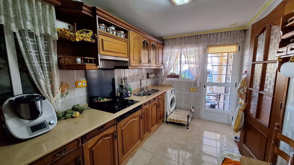 5 bed semi-detached in Nucia (la)