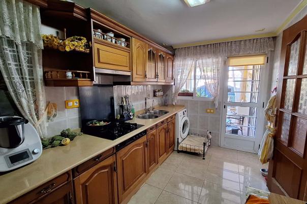 5 bed semi-detached in Nucia (la)