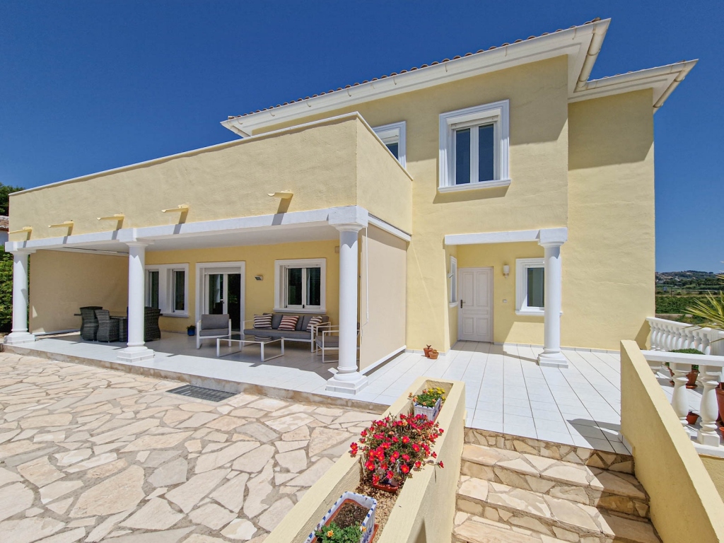 5 bed villa in Moraira
