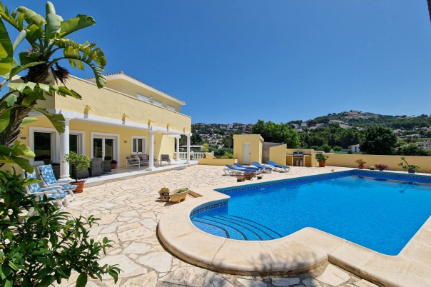 5 bed villa in Moraira