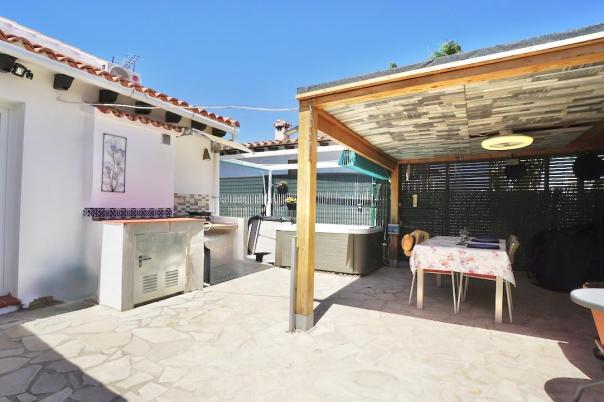 2 bed villas in Moraira