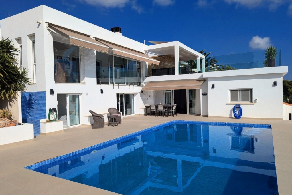 5 bed casa / chalet in Moraira