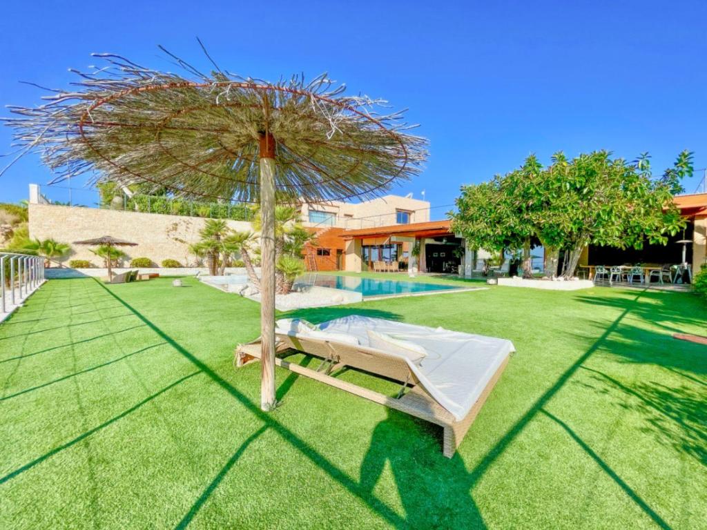 6 bed villa in El Campello