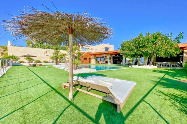 6 bed villa in El Campello