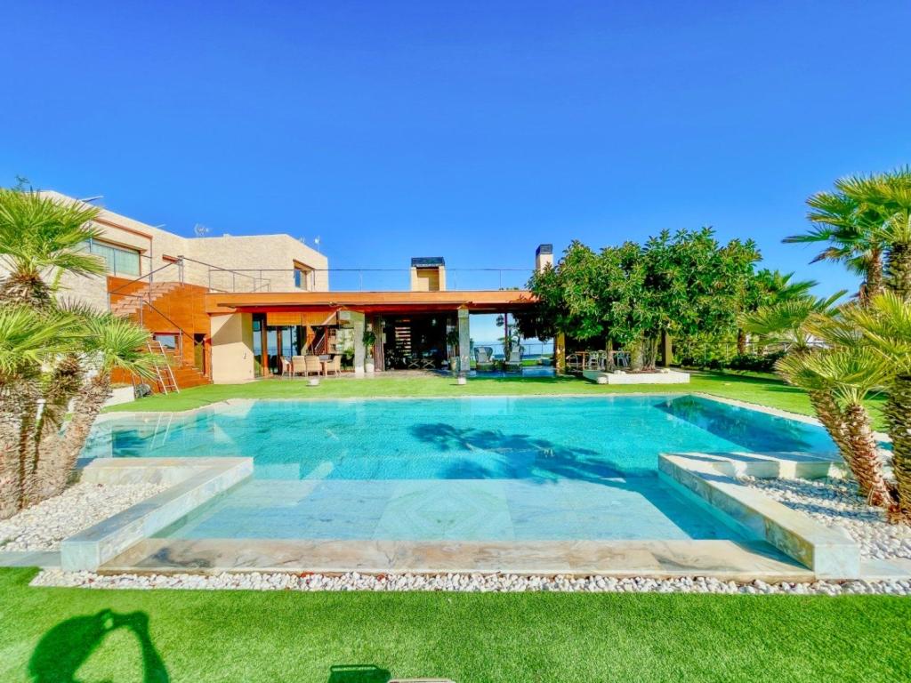 6 bed villa in El Campello