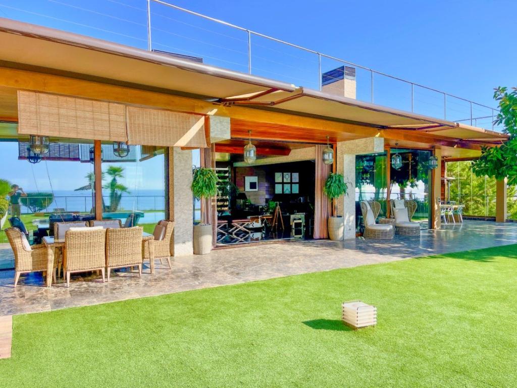 6 bed villa in El Campello