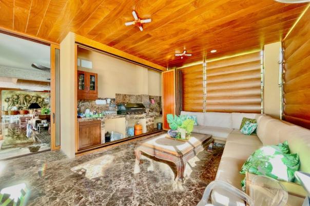 6 bed villa in El Campello