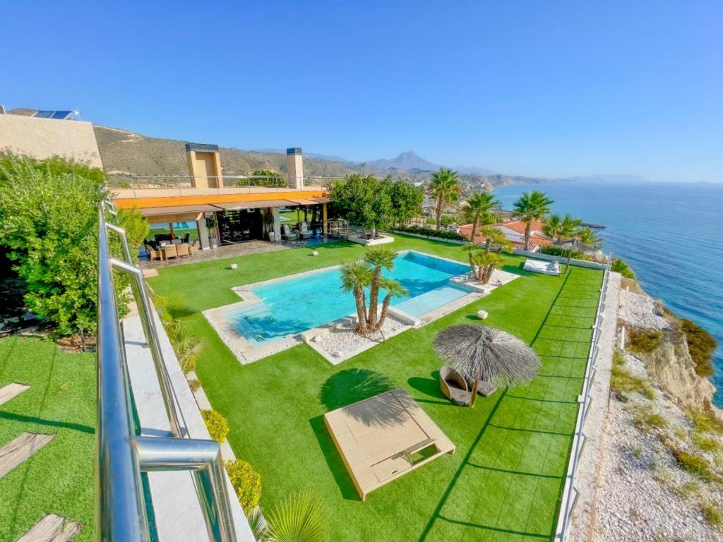 6 bed villa in El Campello
