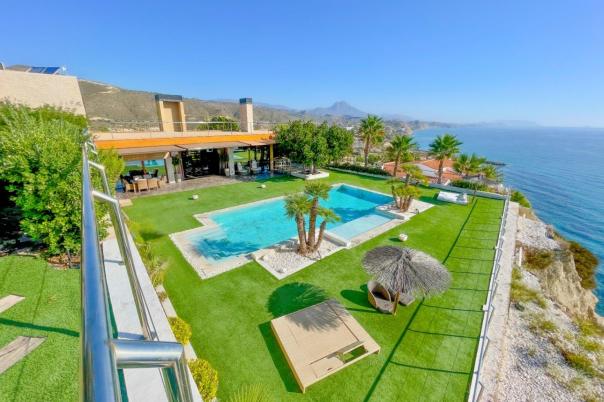 6 bed villa in El Campello