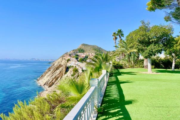 6 bed villa in El Campello