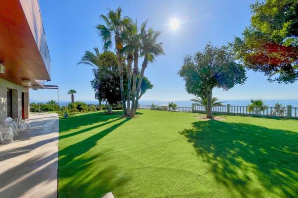 6 bed villa in El Campello