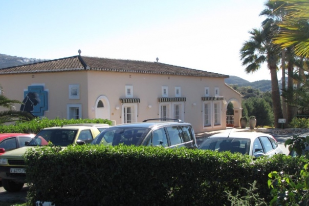 Clinica Veterinaria Aliaga - Veterinary Clinic, Kennels & Cattery