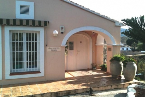 Clinica Veterinaria Aliaga - Veterinary Clinic, Kennels & Cattery