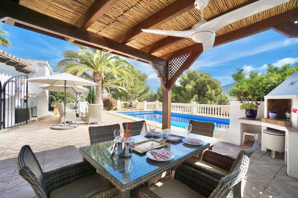 3 bed villas in Moraira