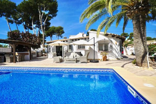 3 bed villas in Moraira