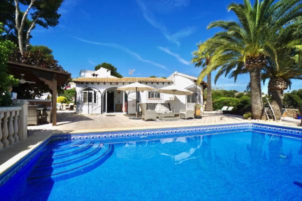 3 bed villas in Moraira