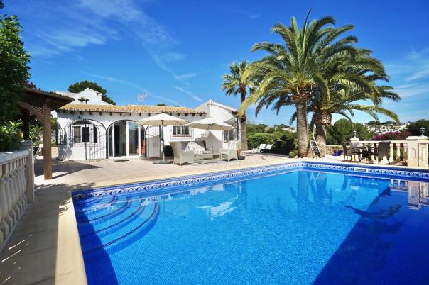 3 bed villas in Moraira
