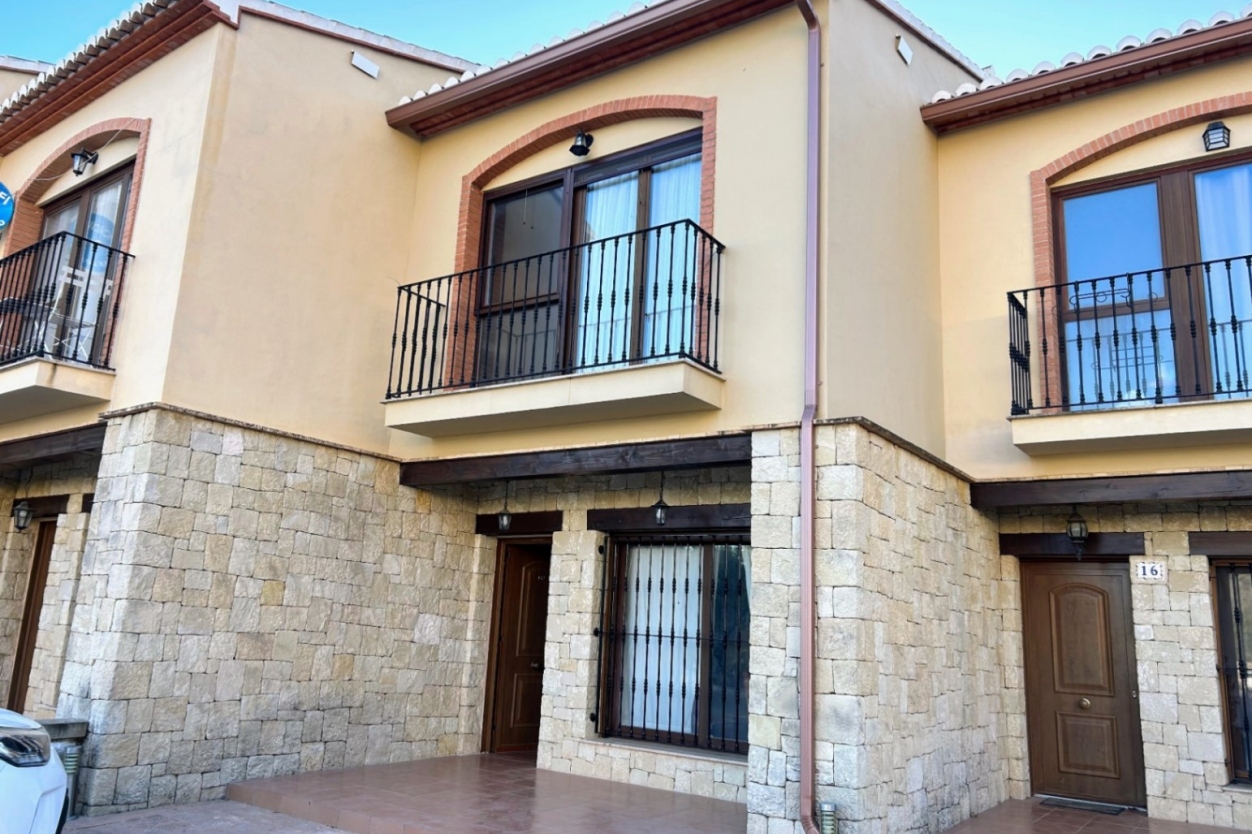 3 bed town_house in Benigembla