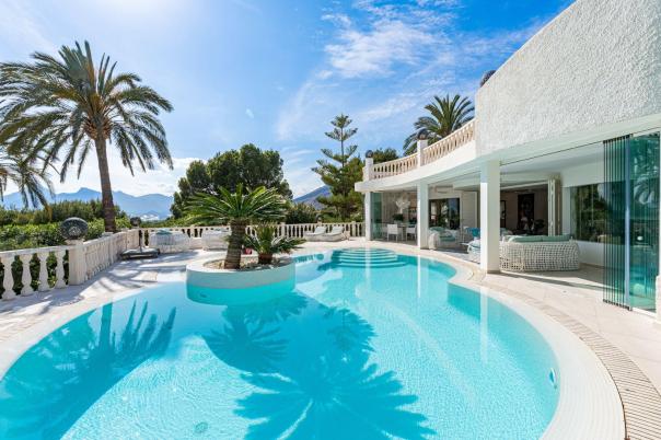 5 bed villa in Altea