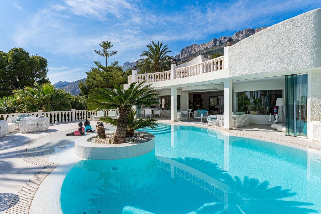 5 bed villa in Altea